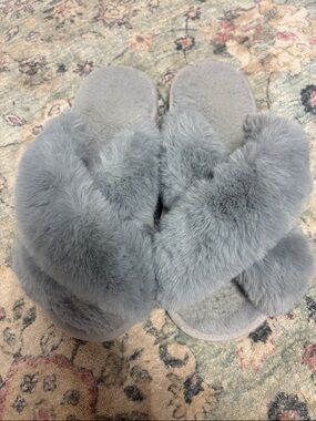 Grey Plush Crisscross Slide Slippers